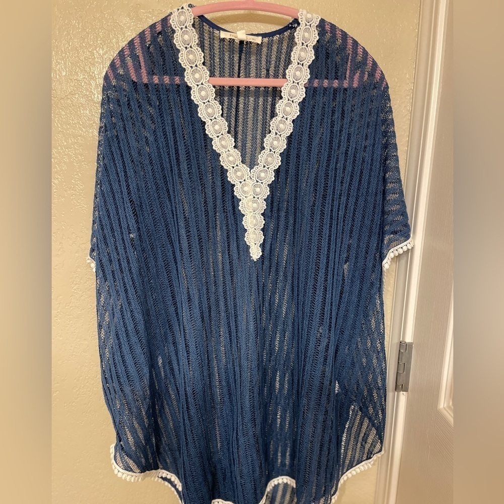 NWOT Francesca’s Blue White Lace Sheer Beach Cover Poncho Swim Beach Vacation